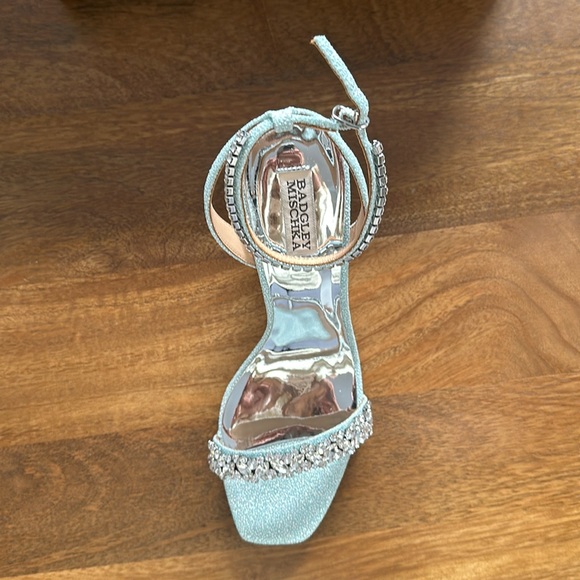 NIB Badgley Mischka Teal Blue Crystal Heels size 10 - Picture 4 of 9
